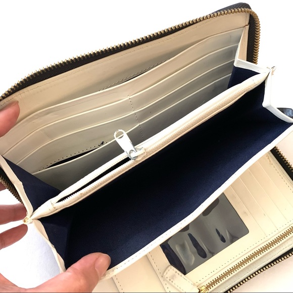 Authentic Halogen Leather Wallet Organizer - Picture 5 of 10